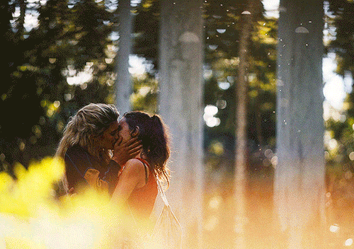 TONI SHALIFOE And SHELBY GOODKIND In THE WILDS (2020-) Season 2