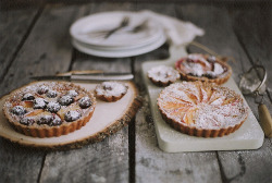 westerus:  Stone Fruit Tart by julie marie craig on Flickr. 