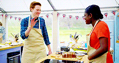 stardust-rain:  gbbo + contestants helping/supporting each other (part 2) 