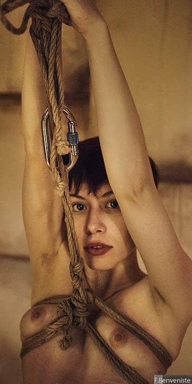 misungui:  Misungui by François Benveniste  (Self suspension)