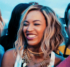 ashburtonboy:   Beyoncé + smile Smiles from the album :) 
