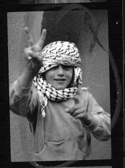 lastuli: Gaza, 1988 by Robert Croma  Wherever I went in the West Bank and Gaza Strip in 1988, Palestinian children spontaneously gave ‘V’ signs in response to my camera.  It should be noted that these images are a blow-up of contact prints as Croma