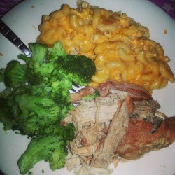 Pulled pork ribs mac and cheese and broccoli