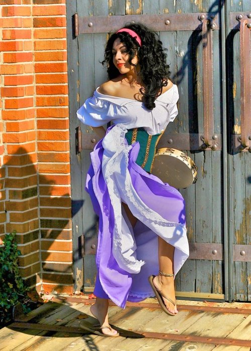 momokurumi:Esmeralda photoset, with bonus GIFS made by CrumpetsCosplay! =D I love cosplaying Esmeral