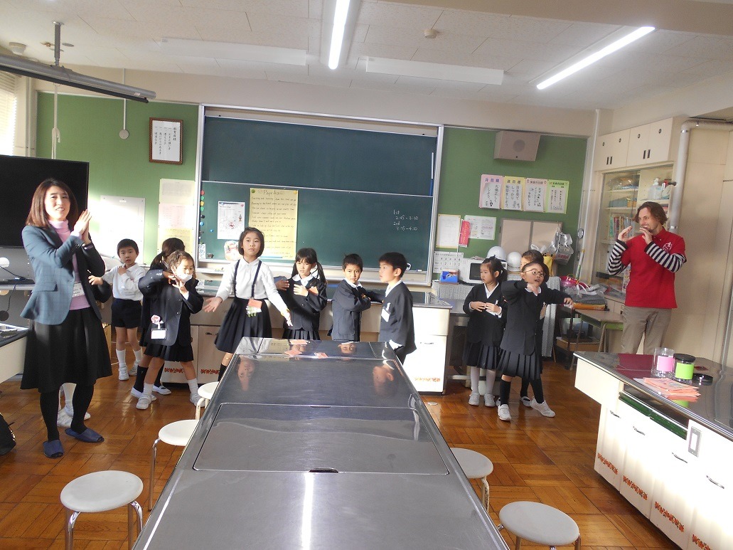 忍岡小学校 放課後子供教室活動ブログ Jakeと一緒に英会話 忍岡小学校 放課後子供教室活動ブログ Jakeと一緒に英会話