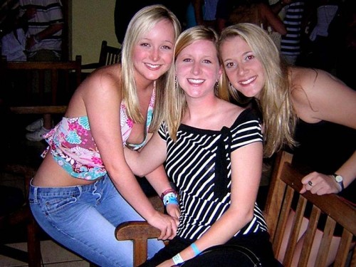 More nip slips and pussy slips at http://pussyslip.tumblr.com