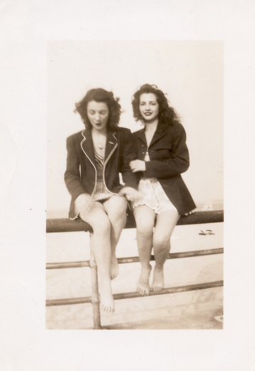 bigcityvintagenyc:“My Beautiful Mother in the Dresses that She Made”, Bronx, 1940s. This