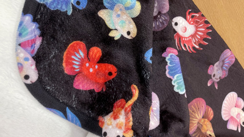 Betta blanket and pillow coverpixivFACTORYグッズの写真です! 購入は今週日曜まで!