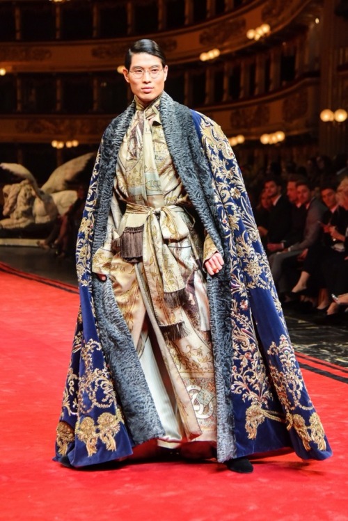 attackoftheclothes:Coronation Attire for Bail OrganaDolce & Gabbana’s Alta Sartoria Ode to Verdi