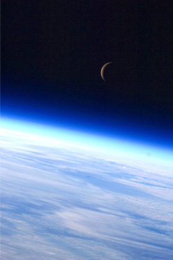 just–space:  Earth and Moon by Expedition