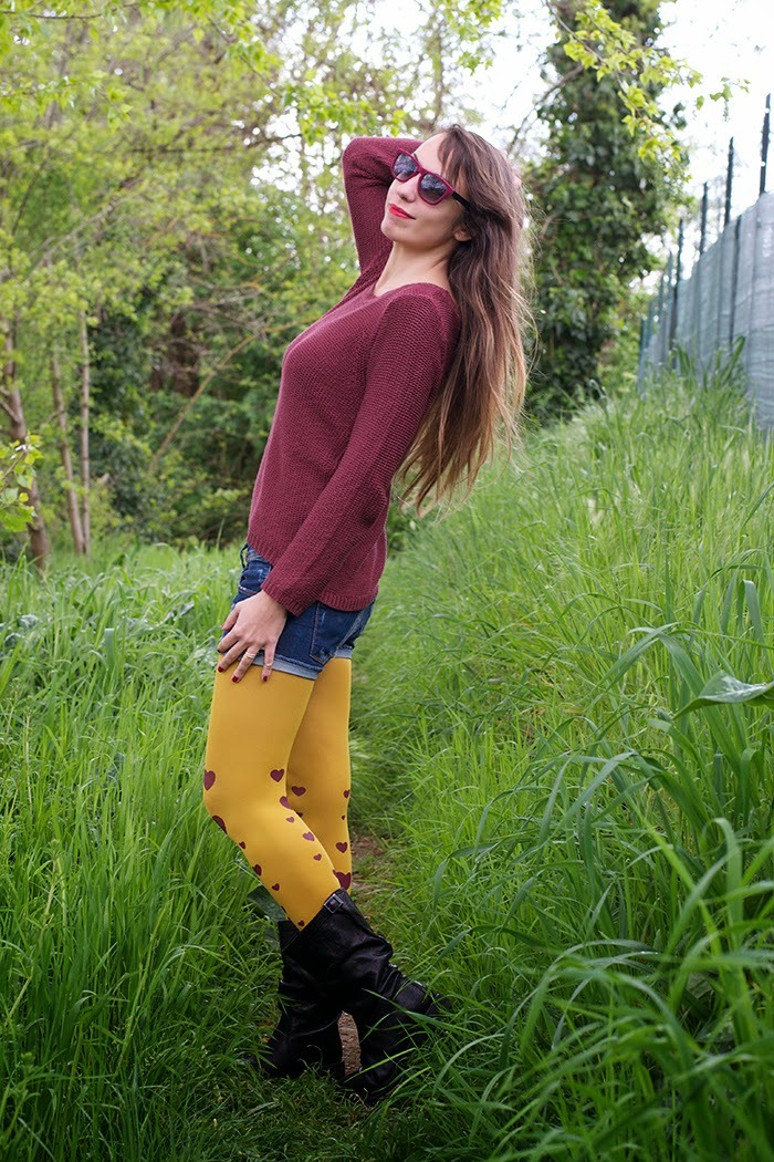 tightsobsession:  You stole my heart. Via Nameless Fashion Blog.