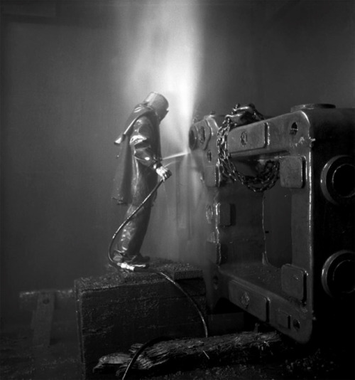 archatlas:   Werner Bischof To mark the centenary of the birth of Swiss photographer Werner Bischof 