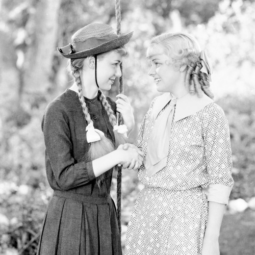 tcm: Anne Shirley and Gertrude Messinger in ANNE OF GREEN GABLES (‘34). #SummerUnderTheStars