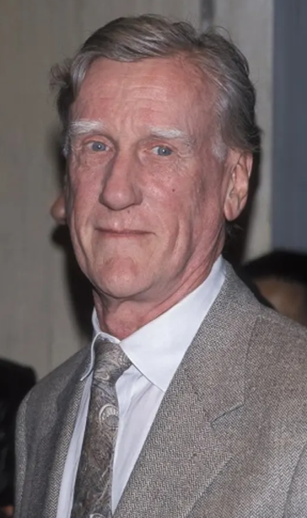 Donald Moffat and James Cromwell. 