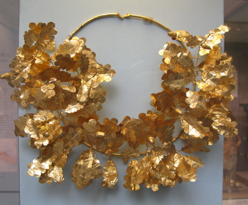 marthajefferson:ancientart:Hellenistic gold wreath, dates to about 350-300 BC, from the Dardanelles,