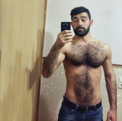 Follow my two hairy men blogs:http://sambrcln.tumblr.comhttp://hairysex.tumblr.com