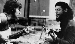 sawmj:  Che Guevara playing guitar with John
