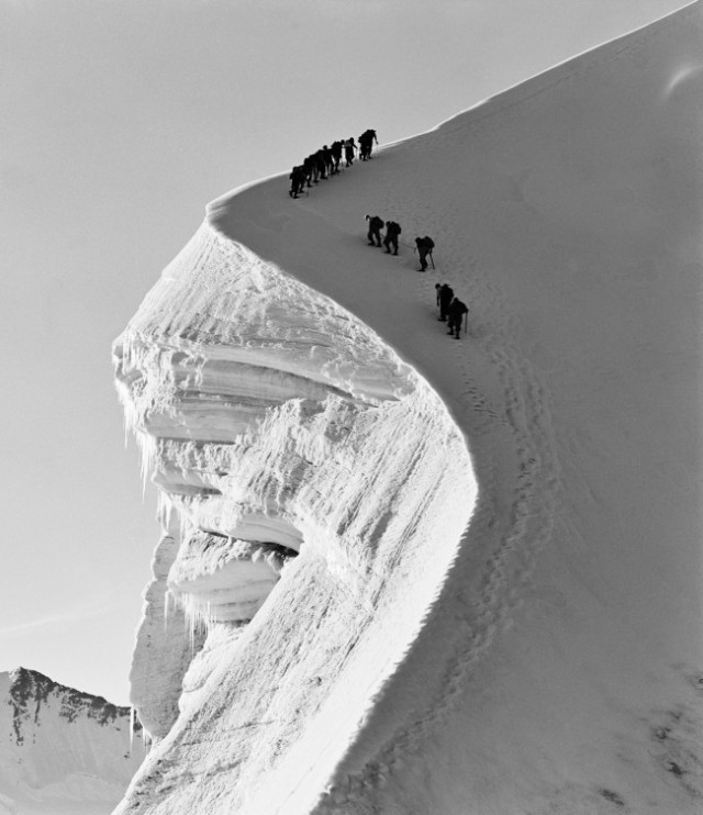 undr:Ernst A. Heiniger. Rope team on the Bianco ridge, Grisons. 1941