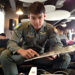 asianmalerox:  nicktop1069:  軍人.警察..制服就是性感真想扒光他們衣褲  http://asianmalerox.tumblr.com/ 