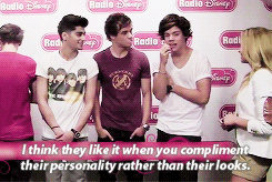 sojinyura-deactivated20150902:  I really like Harry Styles: the way he treats women.A