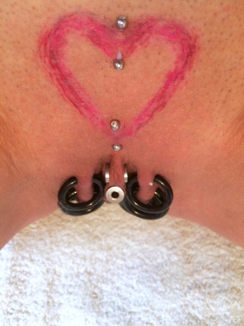 http://women-with-huge-labia-rings.tumblr.com/post/145611718187