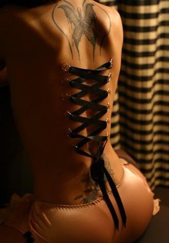 minxie413:  Corset piercings 