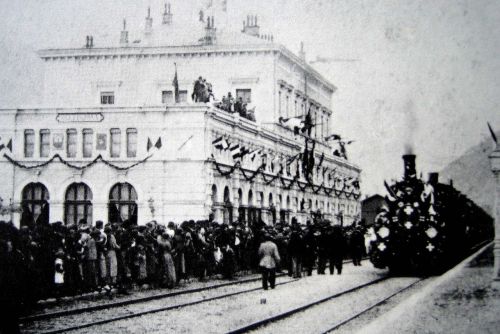 Inauguration of the Gotthard Rail Tunnel, with 15 km the longest in the world at the time (1882).