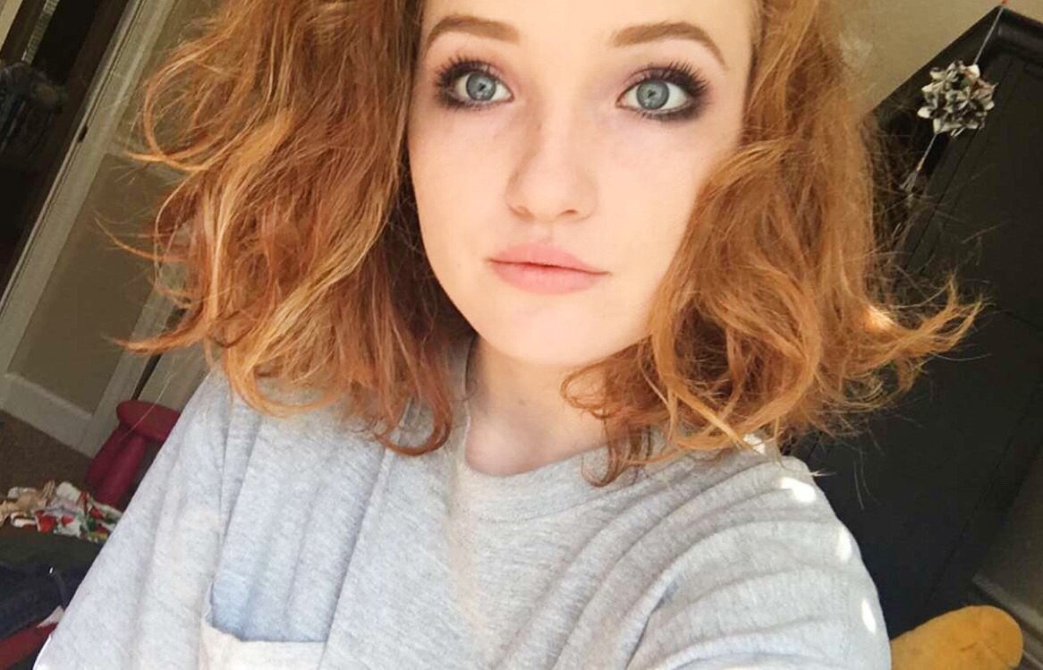 redheadsmyonlyweakness:  I tried to do a smokey eye… I think I did okay 😅Submitted