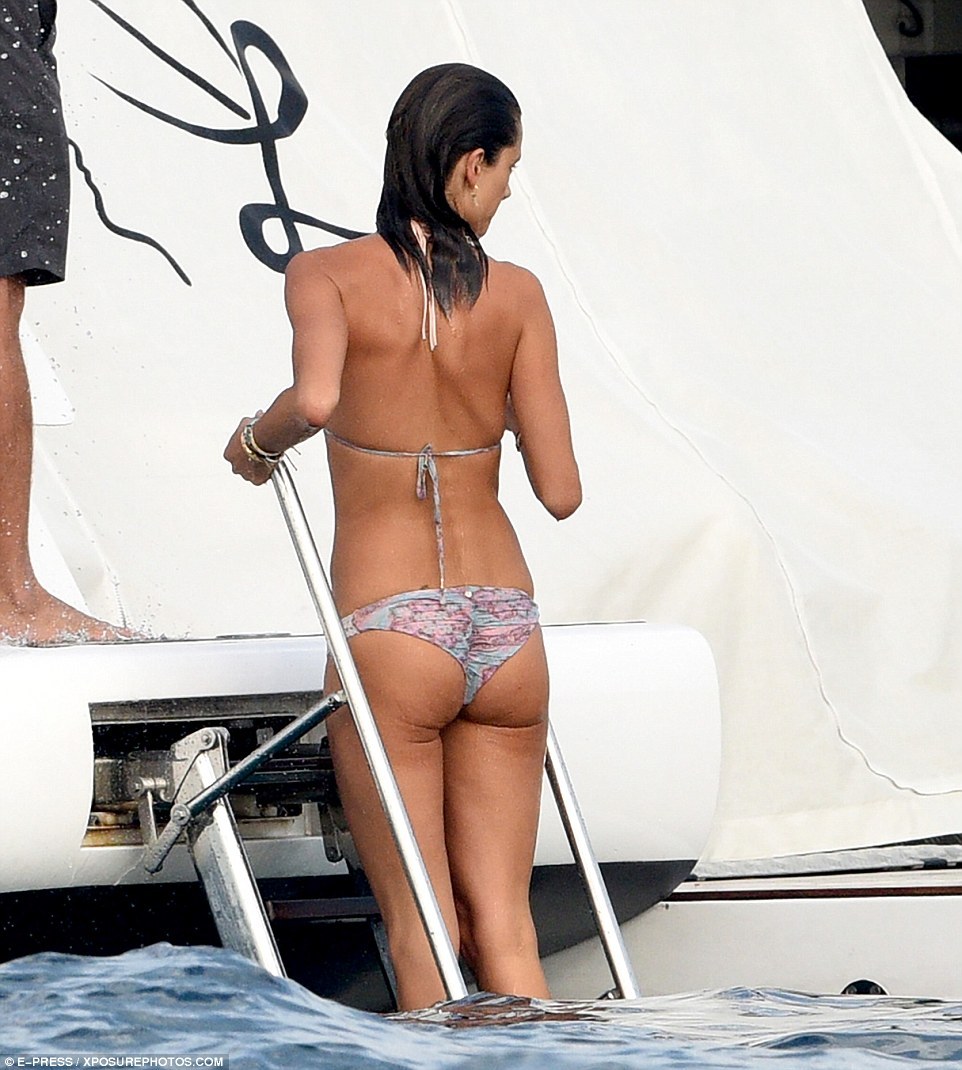 celebritymodels:  Alessandra Ambrosio