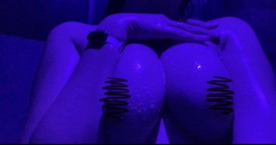 cummiebunny:Shh don’t tell tumblr 💜