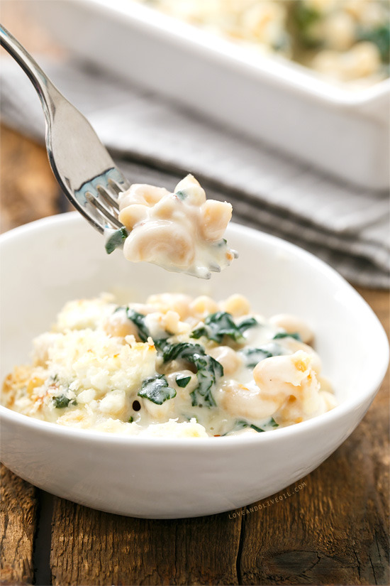 prettypasta:  Whole Wheat Macaroni and Cheese with Spicy Garlic Swiss Chard