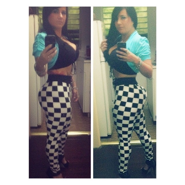 thesuarez:  Who’s up for a game of a chess? ;-) #chess #strategy #leggings