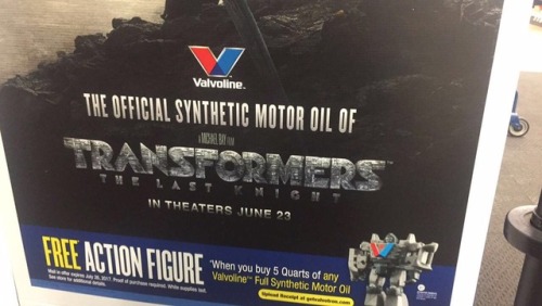 ladydragon76:  ebonykain: manicpixiesdreamdragon:  primus-why:   ohmybeatingspark:   valorousowl:   aphobic-soundwave:  ohmybeatingspark:  Saw this at my local grocery store chain and I lost it. Do they know what a valve means???? I want to know what