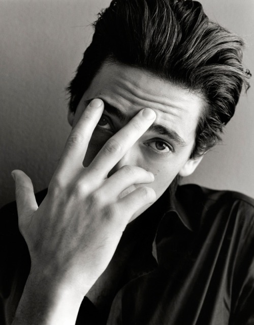 XXX the-book-of-beautiful:  Adrien Brody.  photo