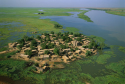 Unrar:goumina Village Built On A Small Island On The Niger Rive, Mali, Geroge Steinmetz.