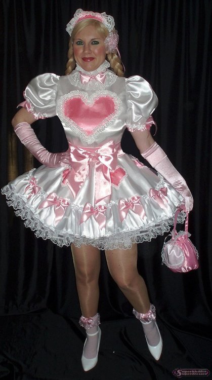 chastepansy:  I desperately want this dress.