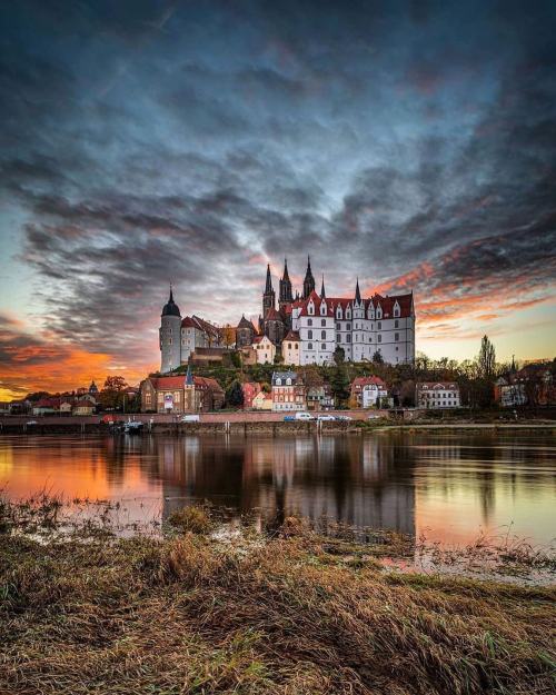 legendary-scholar:  Castle Albrechtsburg, Germany, Photo by @alex.tonn28.