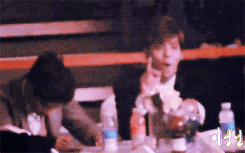 bunnyjinki:  Member’s reaction when Jinki on screen ^^ with sleepy Taemin  