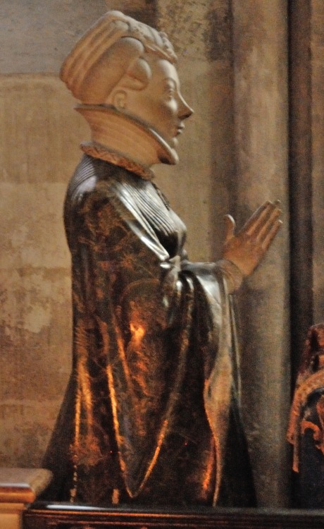 ca. 1416 statue of Jeanne de Boulogne, Duchess of Berry (c.1378-c.1424), by Jean de Cambrai (d.1438)