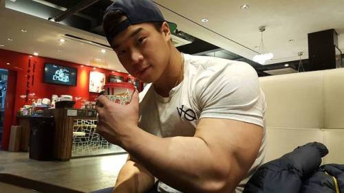 hunkydudes:Updates from my crush lee_jangmin