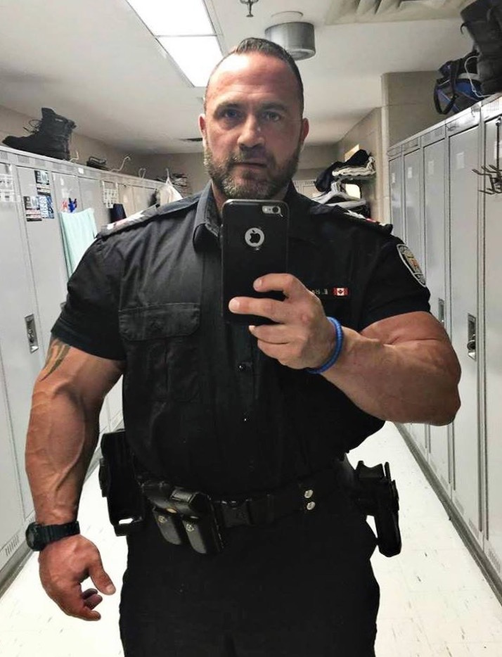 policecorps:  Holy hell that’s a big dude