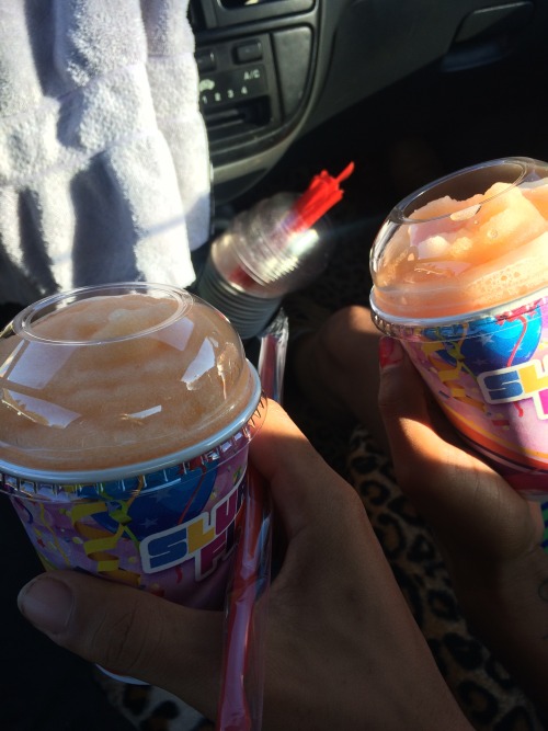 marcel-wolfgang:  britaughtu:  freakfviry:  doublevforvictory:  therealkingzo:  Dates don’t have to be expensive to be fun or meaningful… Yesterday was free slurpe day. After we hit a blunt together, We literally drove around town to every 7-11 and