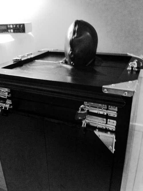 Reminds me of those sauna boxes from the 60s
