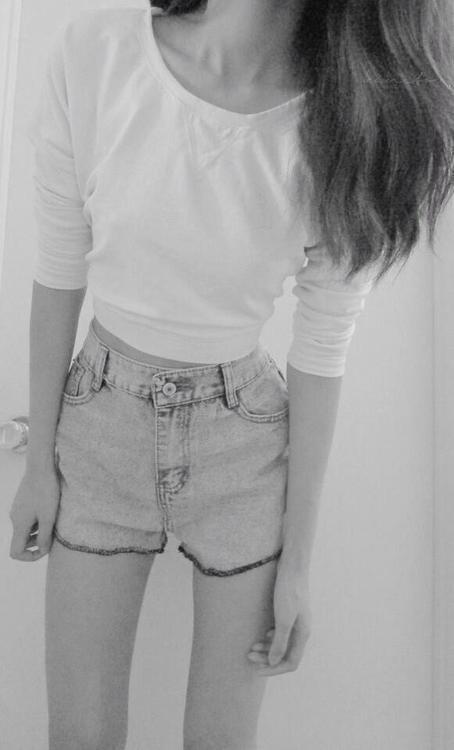 crystal-collarbones: Q