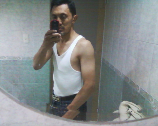 alfredoquiereleche:   Heterosexual caliente con buena verga
