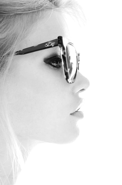 fucking-money:  Black and white blog 