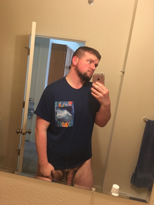 chris-says-no:  Isn’t this a cute shirt? Yeah the shirt is definitely the focal point here.