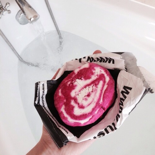 officiallushcosmetics: ‘The Comforter’ - bubble bar Credit @pastelfangs @n33dles