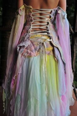 swansong-willows:  (via colors, fabric, back | Fairy Fashion) 