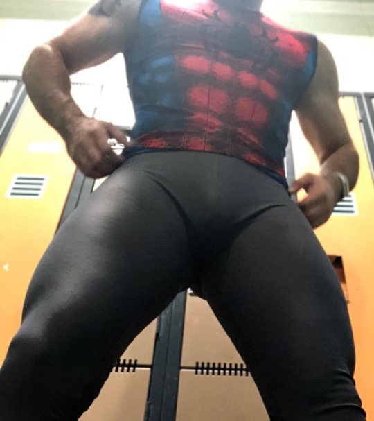 captnspandex:  https://onlyfans.com/captnspandex